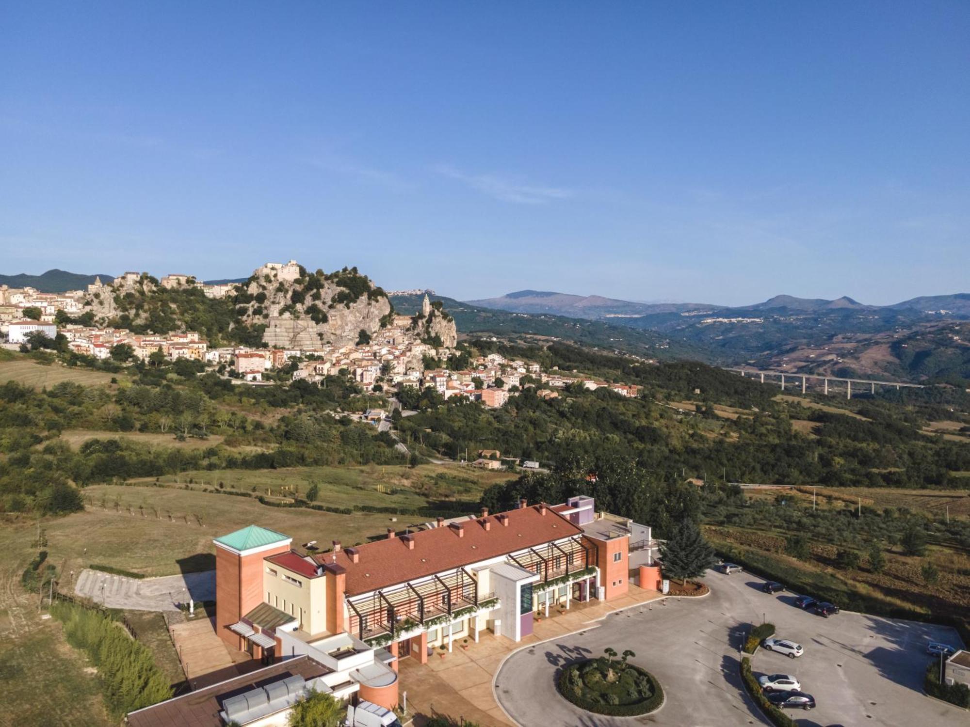 Domus Hotel Bagnoli Del Trigno Exterior photo